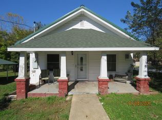 516 E Benton Ave, Ava, MO 65608