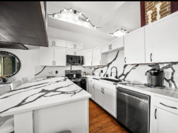 408 W Saint Clair Ave, Cleveland, OH 44113