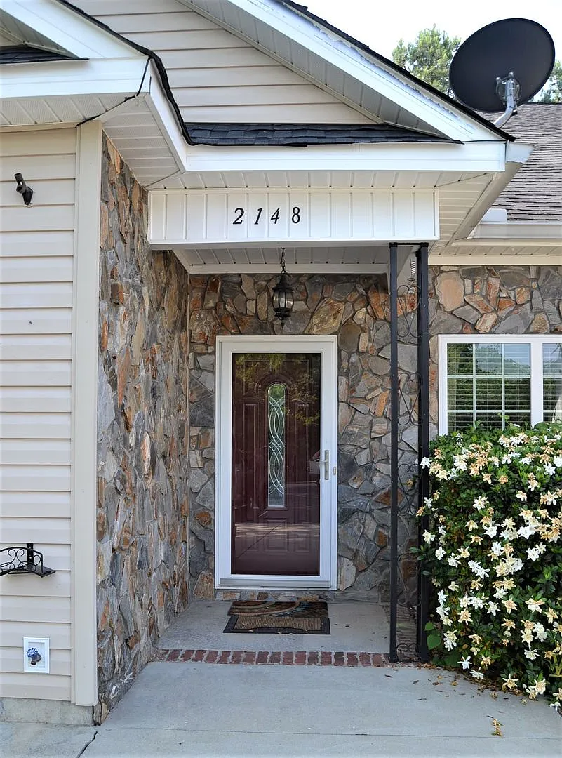 Fully Furnished, 2148 Reserve Lane - Augusta, Ga, 2 Bedroom Corporate Rental With 1 Car Garage — Photo 2