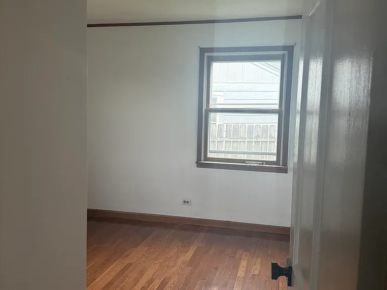 4 Linden Ave — Photo 20