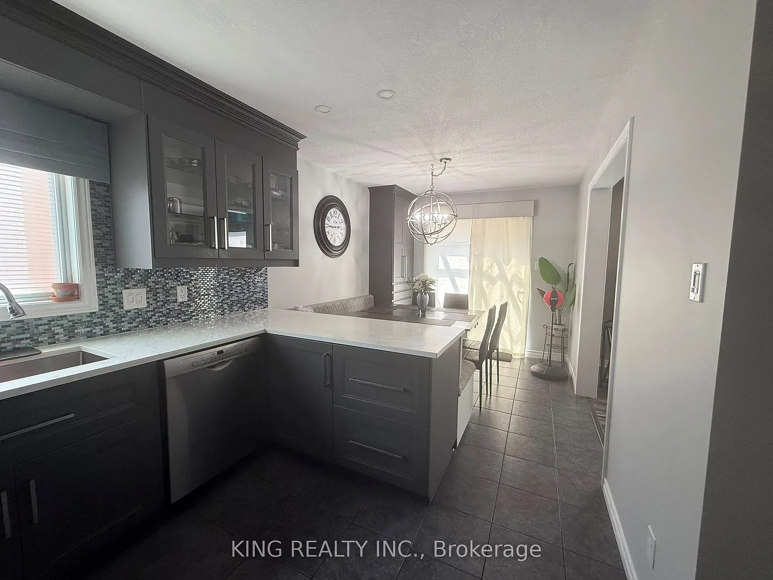 3 bed, $2,700 — Photo 4