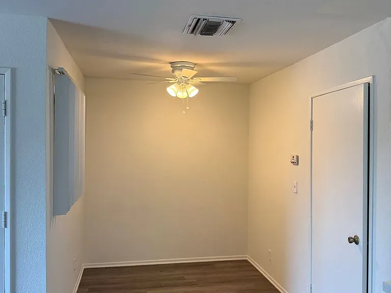 14543 Burbank Blvd — Photo 20