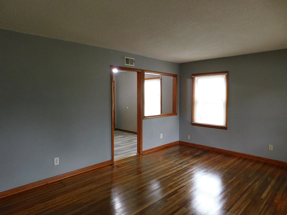 555 N 8th St, Towanda, KS 67144 Zillow