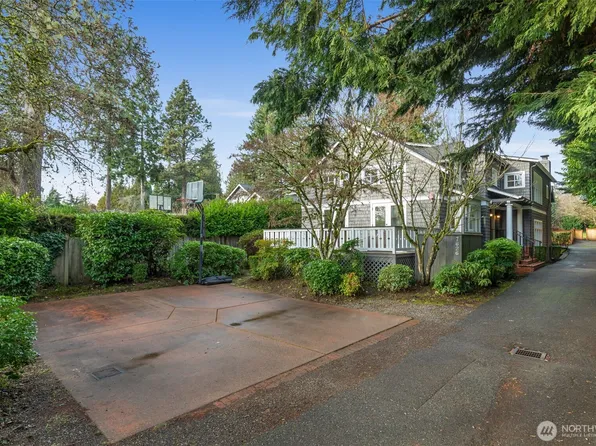 7626 NE 8th Street, Medina, WA 98039
