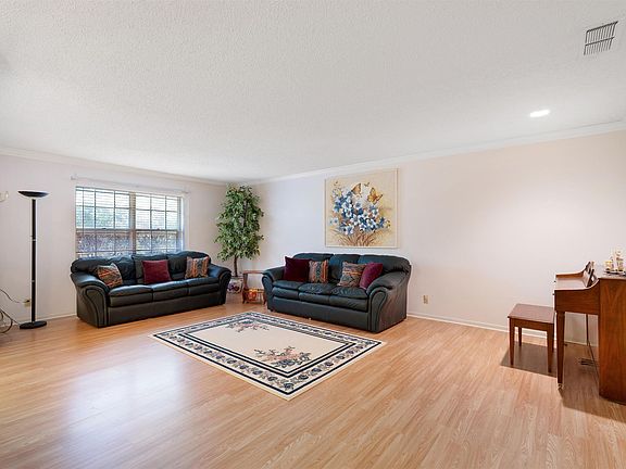 5th image of 9096 Cox Rd