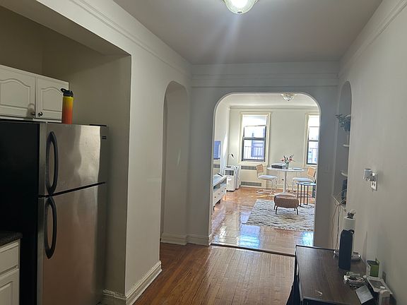 5th image of 4739 40th St APT 5A