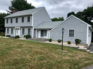 5 Grapevine Pl, Poughkeepsie, NY 12603