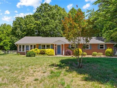 3511 Manoa Rd, Pfafftown, NC, 27040