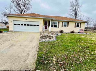 106 Robinson Rd, Salem, IL 62881