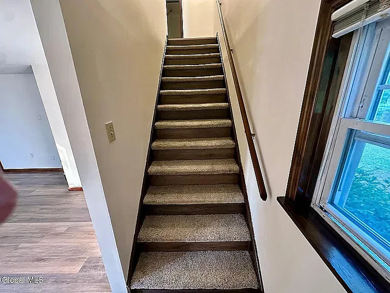 3 bed, 1.5 bath, $2,500 — Photo 4