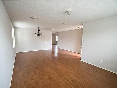 5th image of 3318 Clydesdale Dr