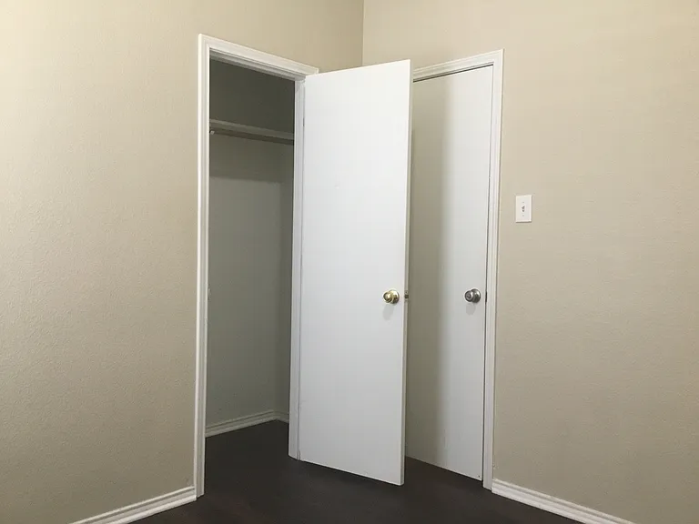 7605 Stanhope Ln — Photo 16