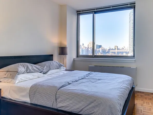 4-75 48th Avenue image 24 of 52