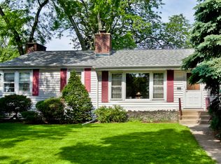 104 N Lancaster St, Mount Prospect, IL 60056