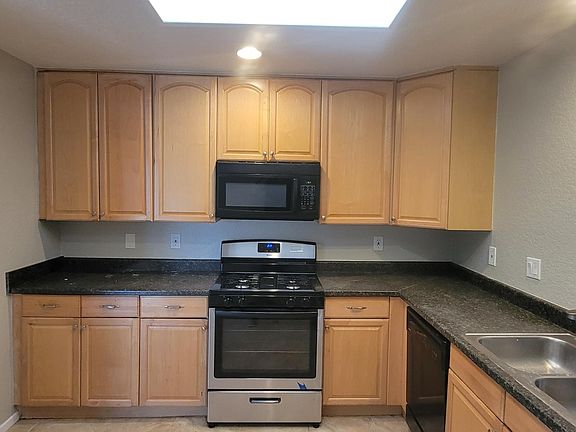 5th image of 79210 Avenue 42bermuda #C2
