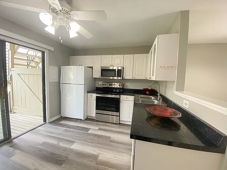 182 Waters Edge Dr #201 — Photo 7