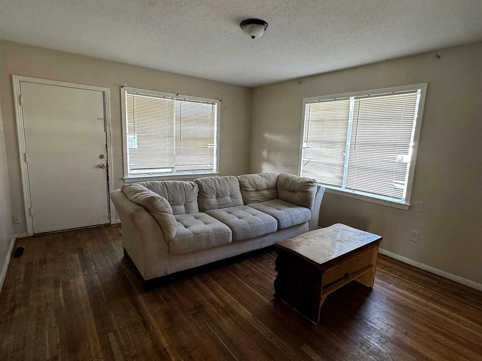 1379 Ferguson Road - 3 — Photo 3