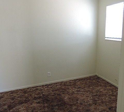 5th image of 230 Circle Dr APT C