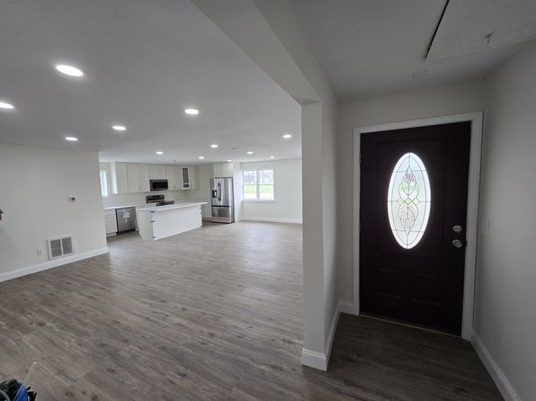 102 Frontenac Rd