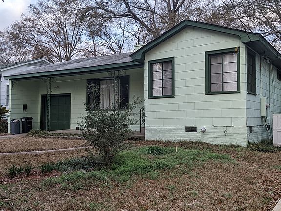 Front and back porches invite outdoor sitting and entertaining