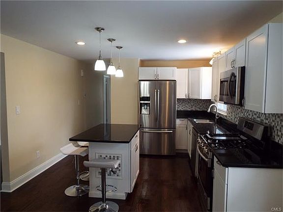 5th image of 480 Dogwood Dr