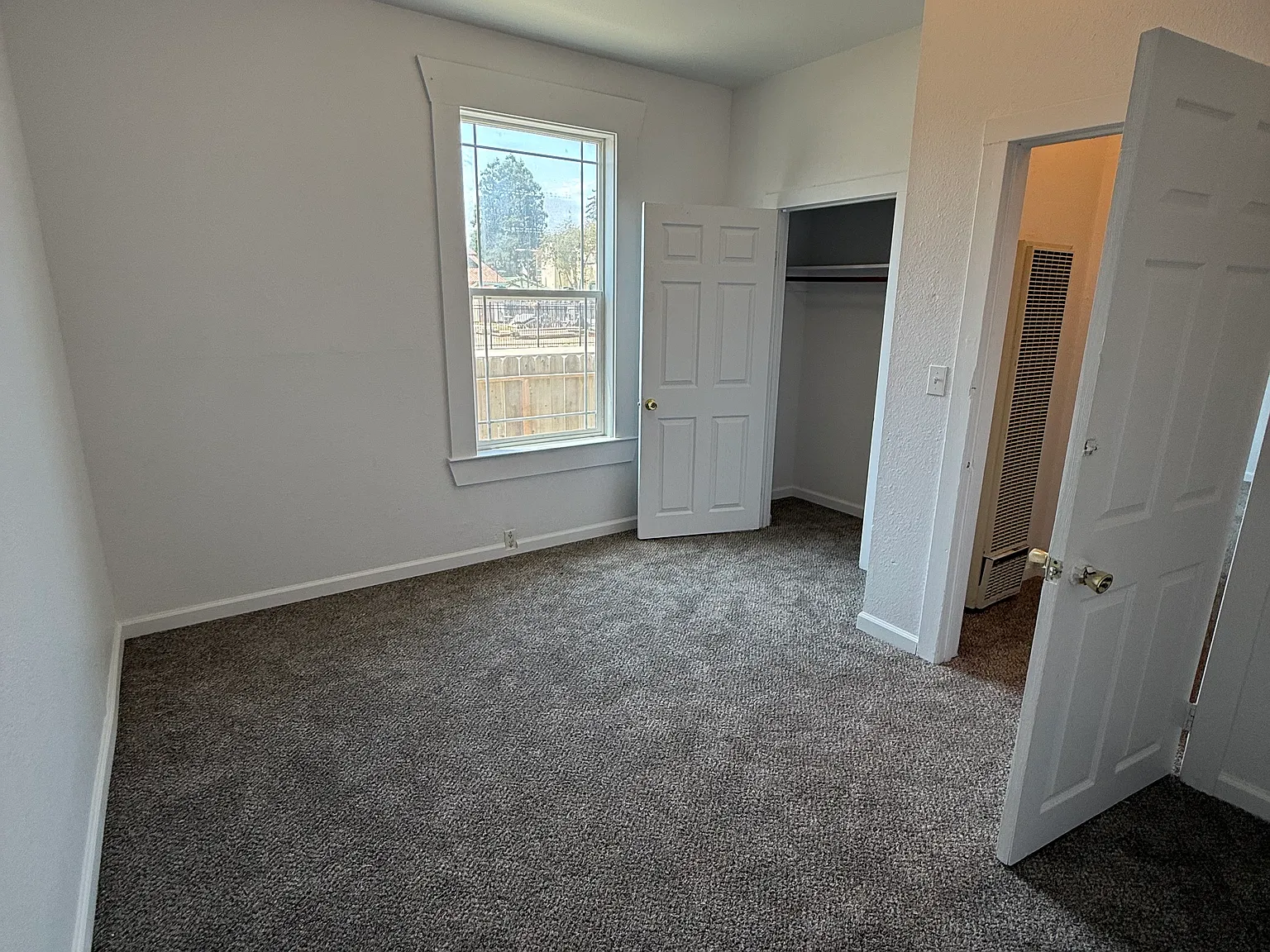 129 Maple Ave — Photo 4