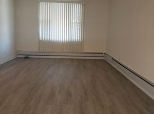 1094 Rhinelander Ave, Bronx, NY 10461