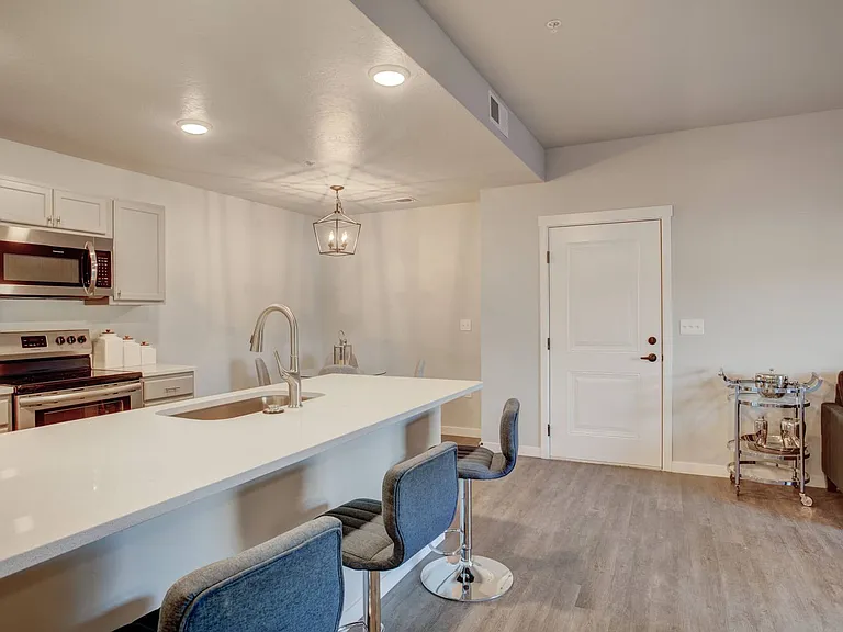 1420 Maple Grove Apartments — Photo 29