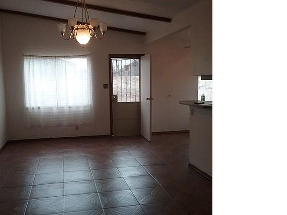 4th image of 10832 Chert St
