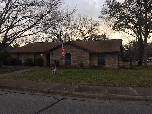 1st image of 644 Parkwood Cir