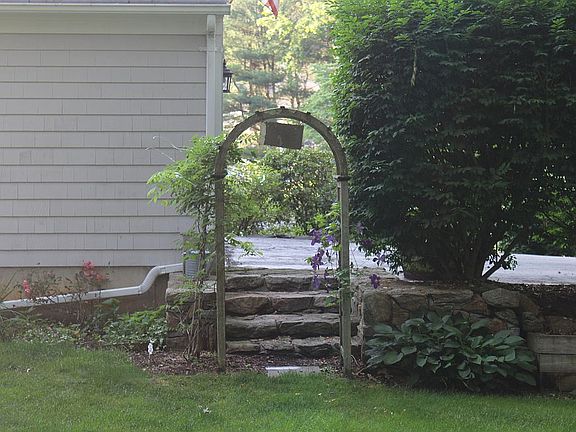 3rd image of 133 Mulberry Dr