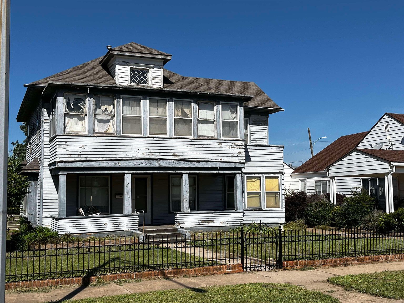 219 N Main St, Medford, OK 73759 Zillow