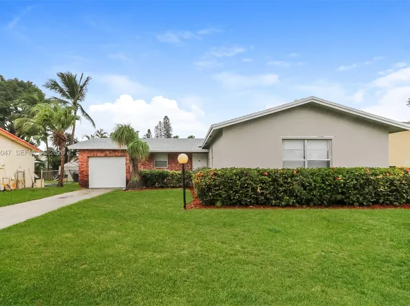 9749 Sandalfoot Blvd, Boca Raton, FL 33428