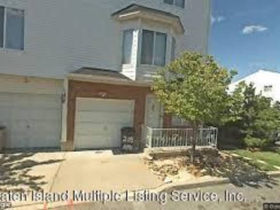 2nd image of 205 Aspen Knolls Way