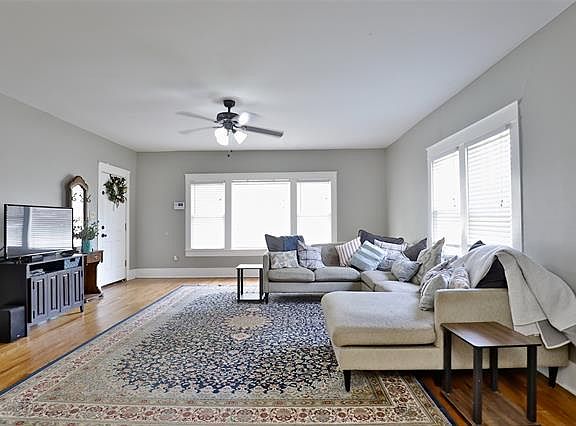 4th image of 1025 Meander St