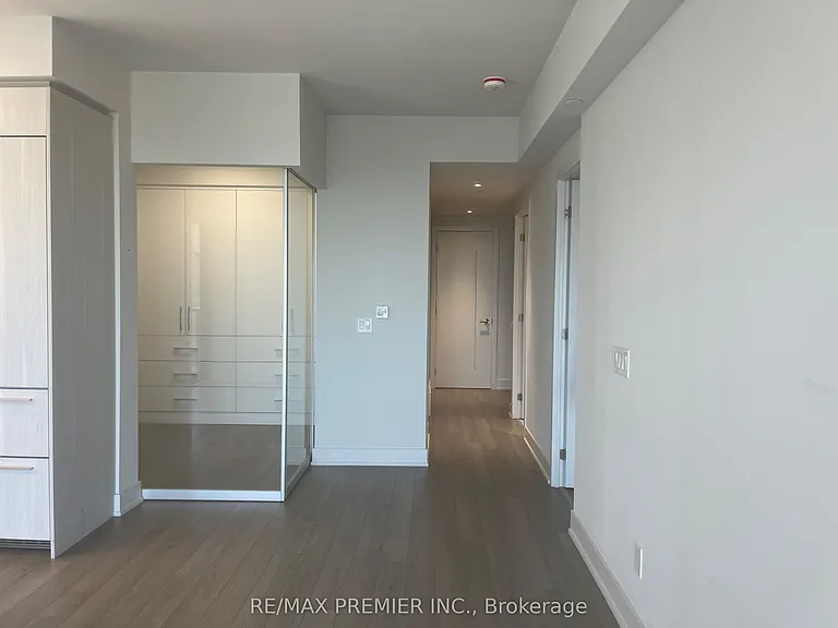 8 Cumberland St #3506 — Photo 9