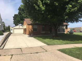 1221 28th St, Rockford, IL 61108