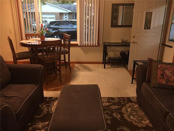 3rd image of 421 N Winter St