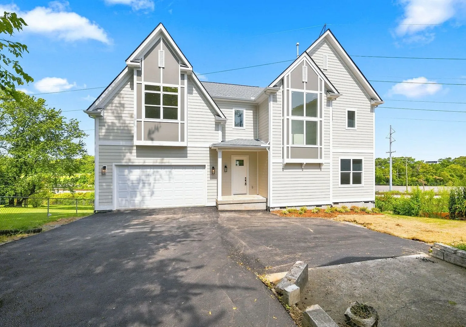 4 Bed 4.5 Bath Home with Stunning Views of Geodis Park | 2026 New Build! — Photo 2