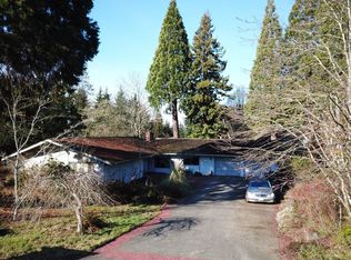 8430 NE 10th St, Medina, WA 98039