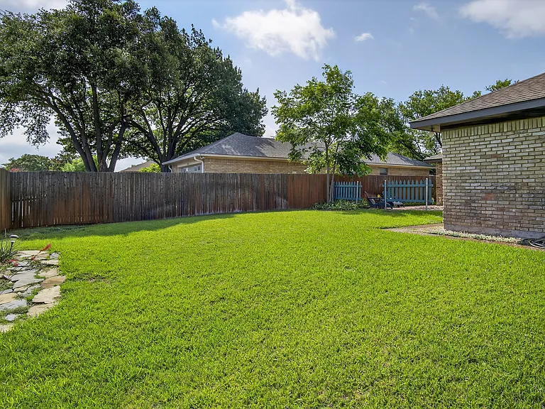 Brookshire Dr — Photo 43