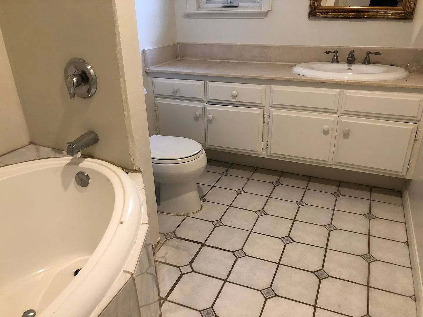4 Bed 2 Bath Home in Orange! — Photo 4