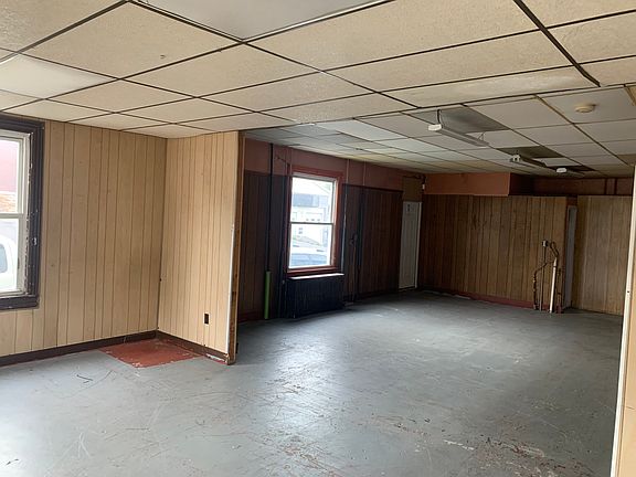 3rd image of 1547 Washington St