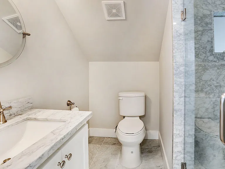 5655 Locke Ln — Photo 41