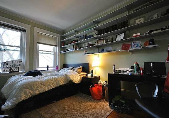 2nd image of 194 Saint Paul St APT 004