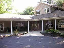 Elegant no-step entry.