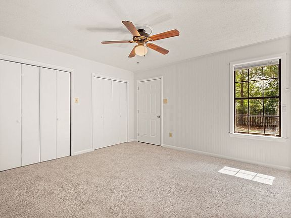 5th image of 257 Sharon Dr