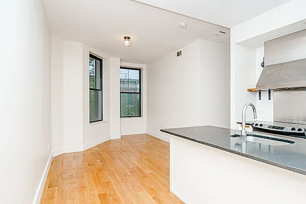 Rented by MySpaceNYC | media 27