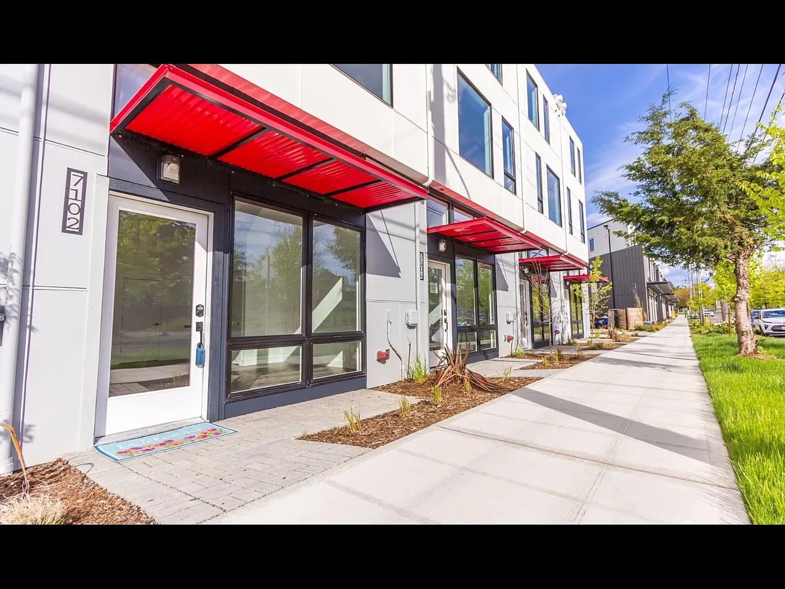 7108 Beacon Ave S — Photo 2