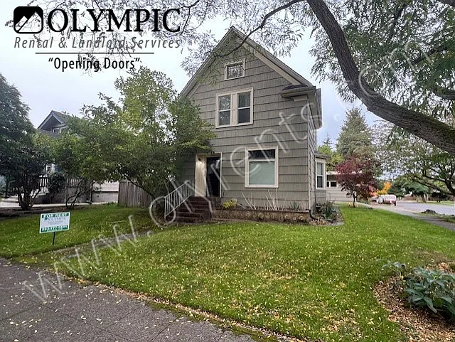 3 bdrm + 2.5 bath home, North Tacoma w /2 car grg + AC! — Photo 4